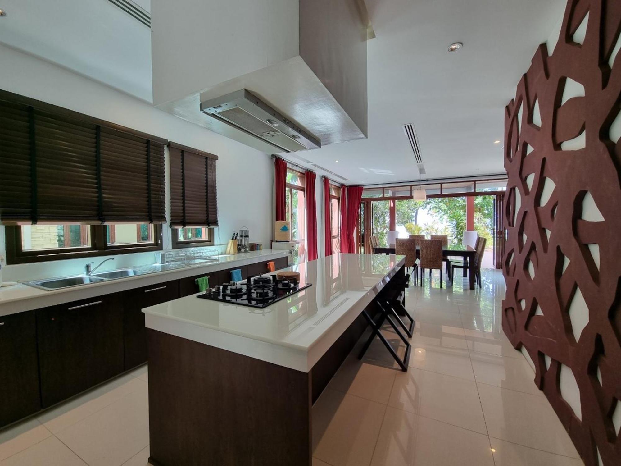 Amatapura Beachfront Villa 15, Sha Certified 아오남마오 외부 사진