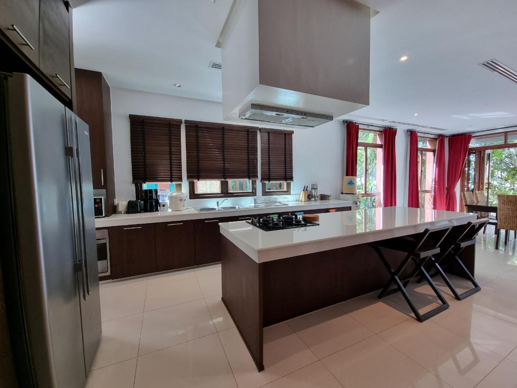Amatapura Beachfront Villa 15, Sha Certified 아오남마오 외부 사진