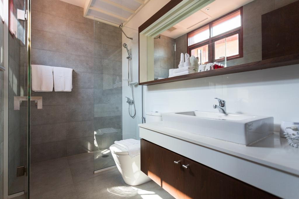 Amatapura Beachfront Villa 15, Sha Certified 아오남마오 외부 사진