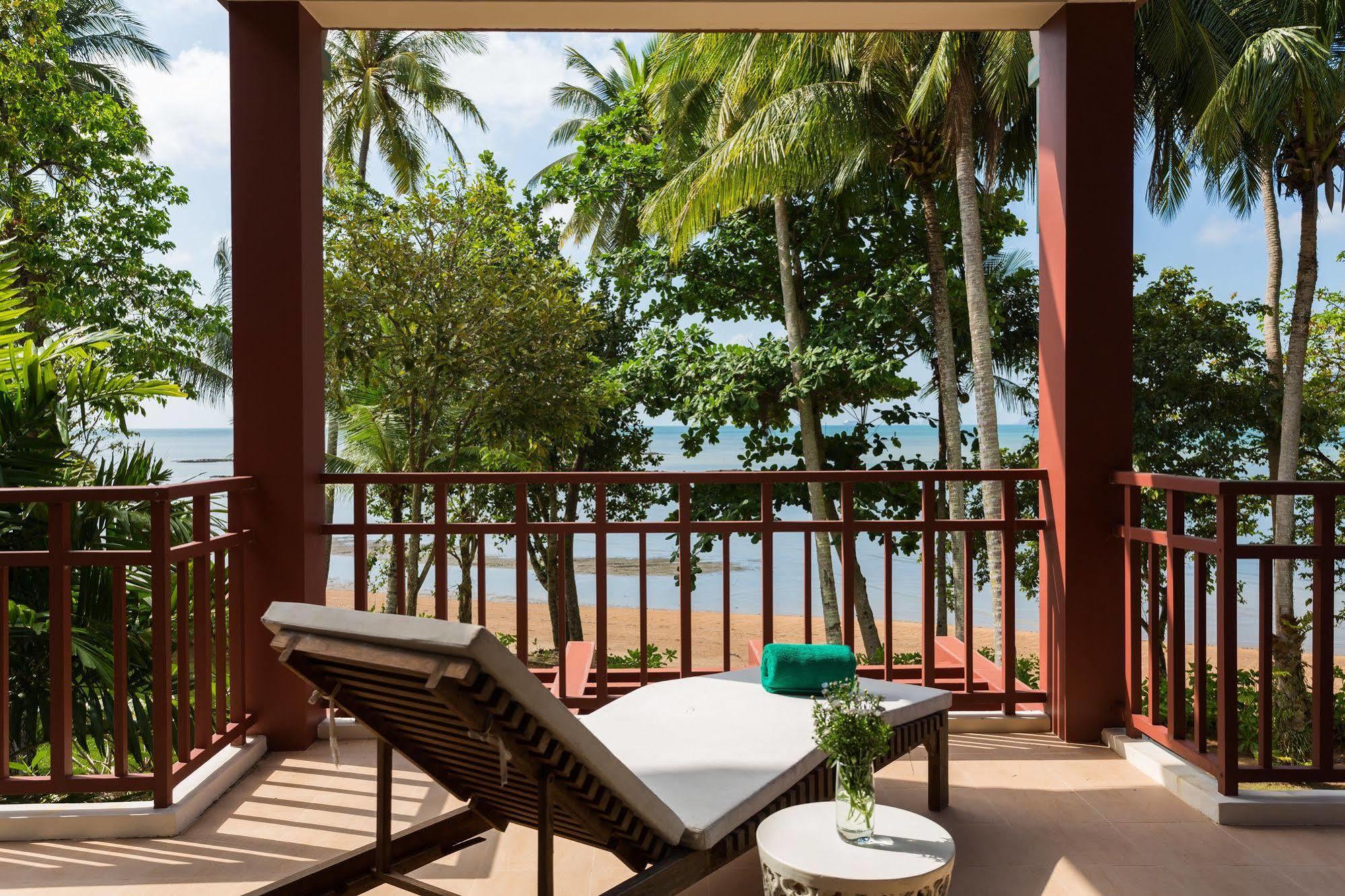 Amatapura Beachfront Villa 15, Sha Certified 아오남마오 외부 사진