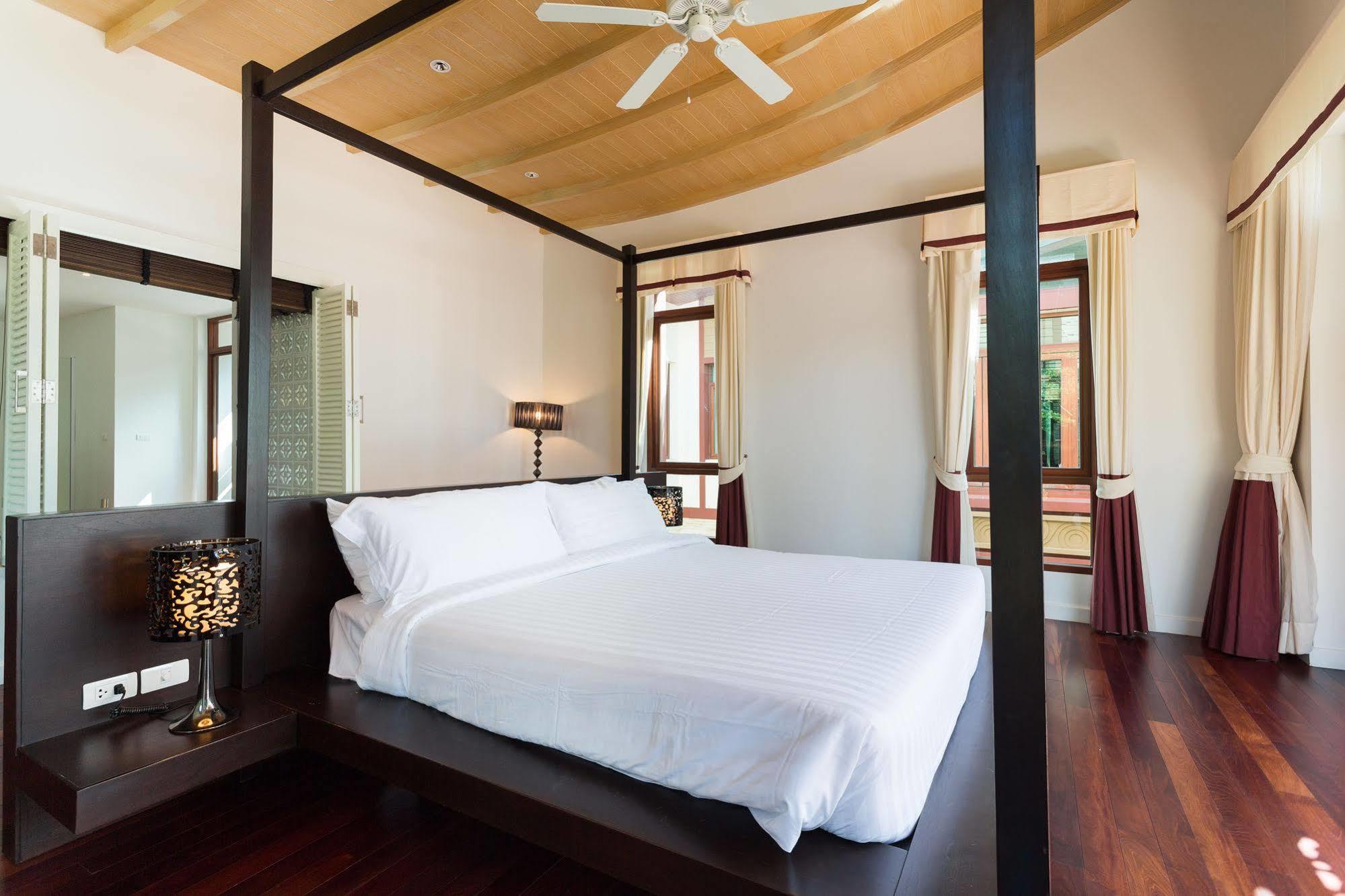 Amatapura Beachfront Villa 15, Sha Certified 아오남마오 외부 사진