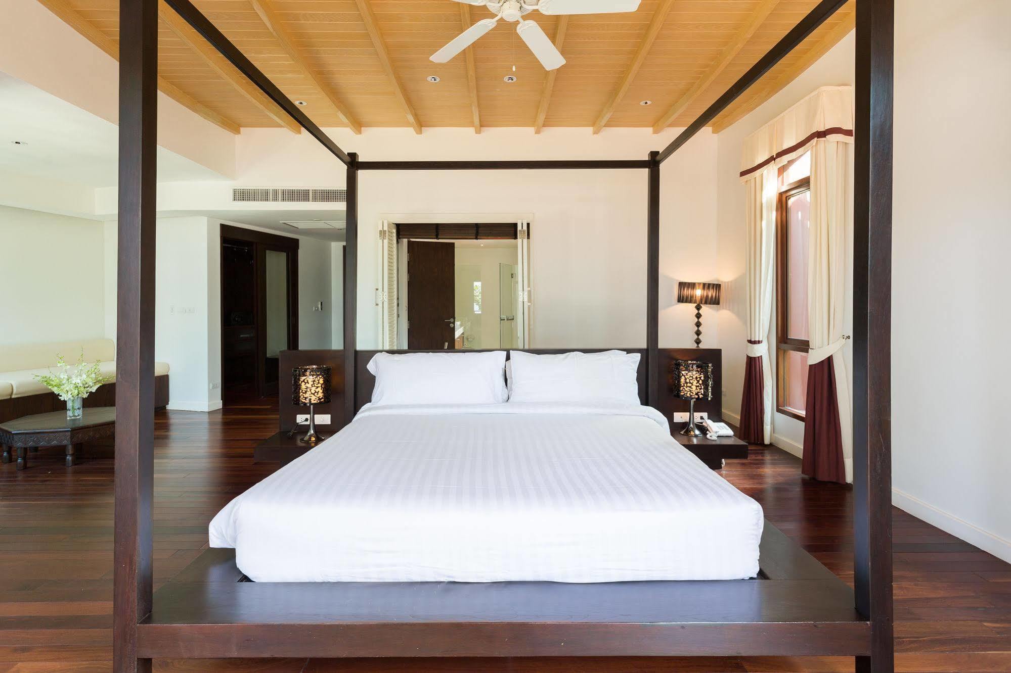 Amatapura Beachfront Villa 15, Sha Certified 아오남마오 외부 사진
